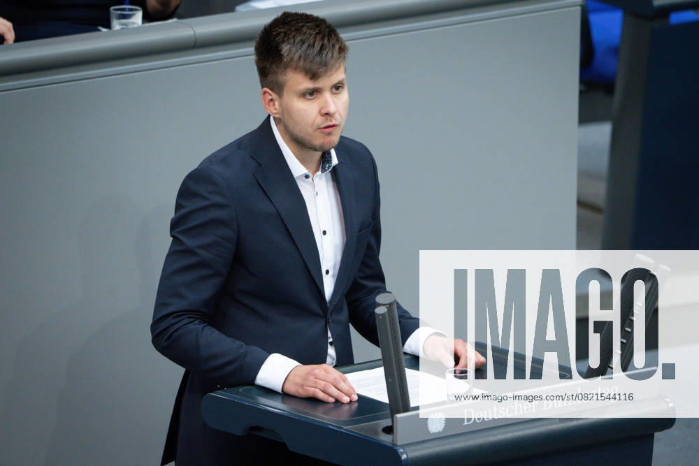Deutscher Bundestag, 10. Plenarsitzung Max Lucks (Gruene) im Portrait bei seiner Rede zum Tagesordnungspunkt Aktuelle Stunde zur humanitaeren Katastrophe in Gaza bei der 10. Sitzung des Deutschen Bundestag in Berlin, 05.06.2025 Berlin Berlin Deutschland