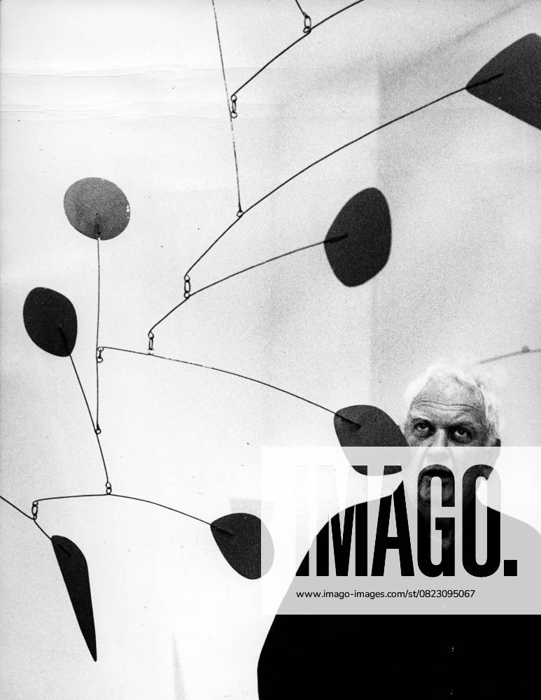 Künstler Alexander Calder 1. April 1968 - London, England, Vereinigtes Königreich - ALEXANDER CALDER London England United Kingdom