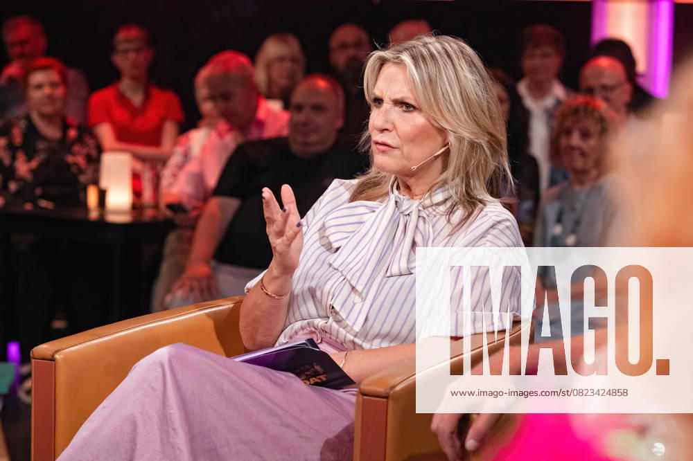 MDR - Riverboat. Moderatorin Kim Fisher anläßlich der Aufzeichnung der MDR - Talkshow Riverboat am 27.06.2025 in der Mediacity Leipzig. 20250627ADO0134