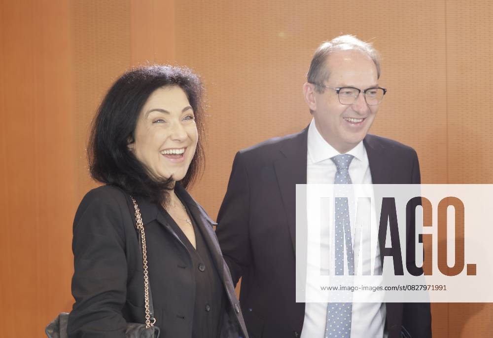 Katherina Reiche, Bundesministerin für Wirtschaft und Energie , Alexander Dobrindt, Bundesminister des Innern , Deutschland, Berlin, Bundeskanzleramt, Das Bundeskabinett befasst sich in seiner 12. Sitzung am 30. Juli 2025 unter anderem mit dem Gesetzentwurf über die Feststellung des Bundeshaushaltsplans für das Haushaltsjahr 2026 und dem Beschluss über den Finanzplan des Bundes 2025 bis 2029.