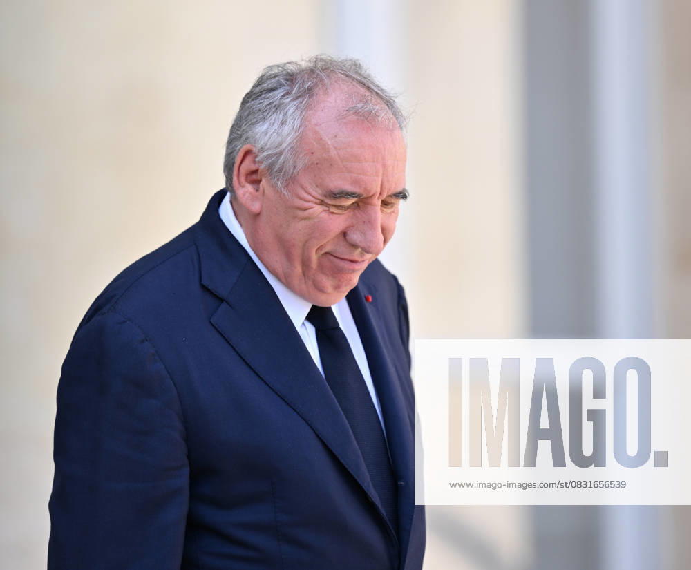 French government weekly cabinet meeting PARIS, FRANCE - AUGUST 27: French Prime Minister Francois Bayrou leaves following the weekly cabinet meeting at the Elysee Palace in Paris, France on August 27, 2025. Mustafa Yalcin Anadolu Paris France. Editorial use only. Please get in touch for any other usage.