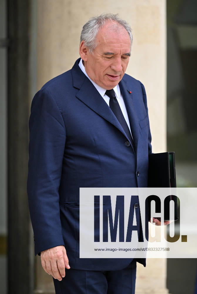 French government weekly cabinet meeting PARIS, FRANCE - SEPTEMBER 3: French Prime Minister Francois Bayrou leaves following the weekly cabinet meeting at the Elysee Palace in Paris, France on September 3, 2025. Mustafa Yalcin Anadolu Paris France. Editorial use only. Please get in touch for any other usage.
