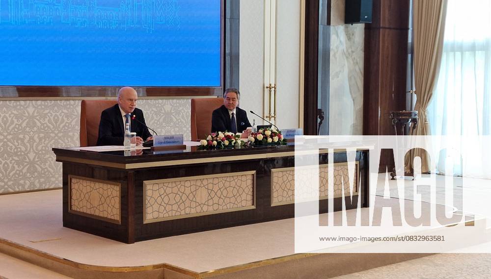 Commonwealth of Independent States summit in Samarkand, Uzbekistan TASHKENT, UZBEKISTAN - APRIL 14: Kyrgyzstan Foreign Minister Jeenbek Kulubayev (R) and CIS Executive Committee Chairman Sergey Lebedev (L) hold a press conference after attending Foreign Ministers of the Commonwealth of Independent States summit at the Congress Center in Samarkand, Uzbekistan on April 14, 2023. Taskent Uzbekistan. Editorial use only. Please get in touch for any other usage.