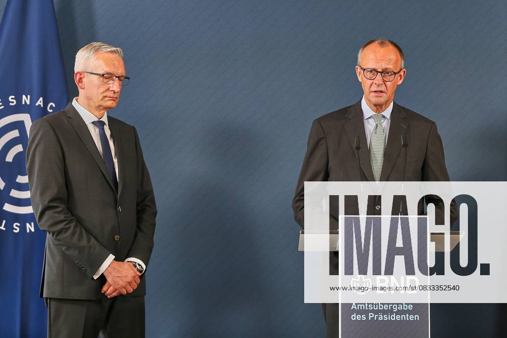 Berlin, Deutschland, 11.09.2025: BND-Zentrale: Amtsübergabe: Martin Jäger und Bundeskanzler Friedrich Merz (CDU)