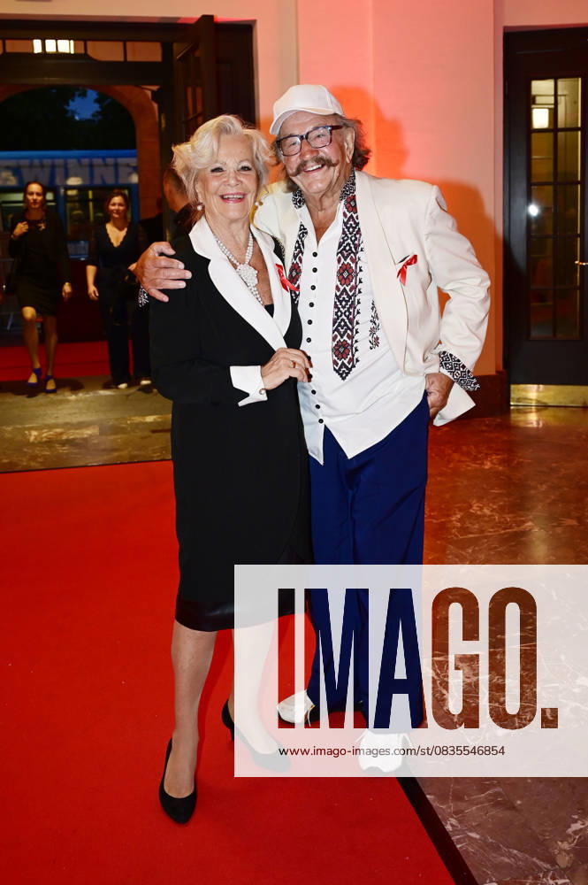 Dorit Gäbler mit Ehemann Karl-Heinz Bellmann bei der 17. Hope Gala 2025 im Schauspielhaus. Dresden