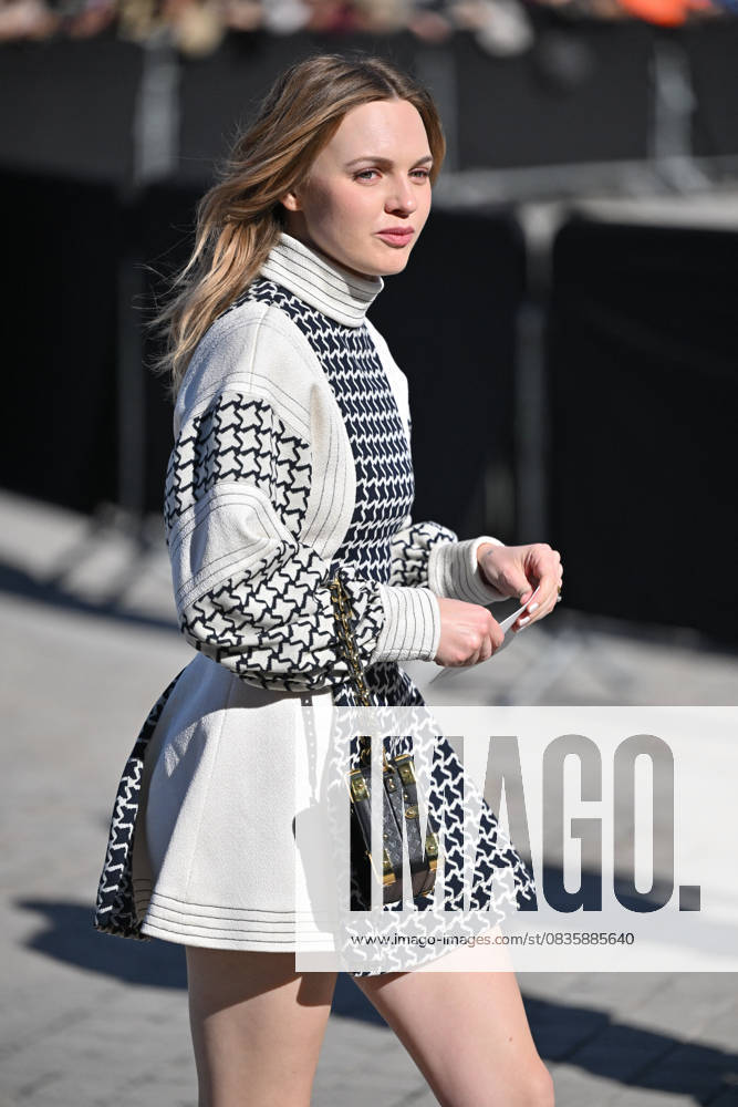 PFW Louis Vuitton Outside Arrivals Odessa Young arriving at Louis Vuitton Fashion Show during Paris Fashion Week in Paris, France on September 30, 2025. Photo by Julien Reynaud APS-Medias ABACAPRESS.COM Paris France