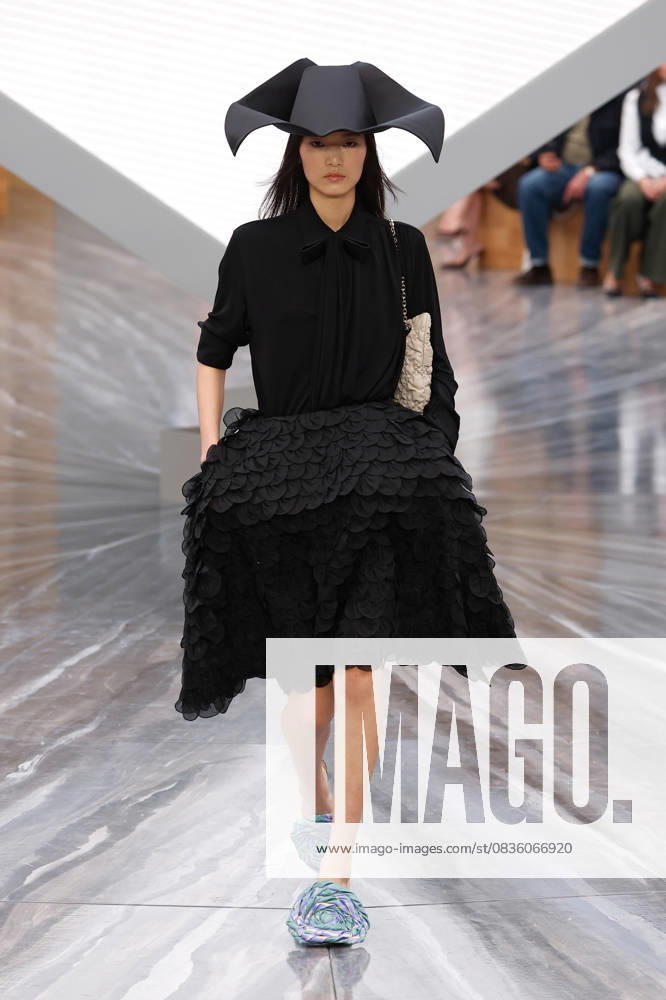 (251002) -- PARIS , Oct. 2, 2025 -- A model presents a creation from the ready-to-wear Spring Summer 2026 collections by French fashion house Christian Dior during the Paris Fashion Week in Paris, France, on Oct. 1, 2025. ( Handout via Xinhua) FRANCE-PARIS-FASHION WEEK-CHRISTIAN DIOR MeetEurope