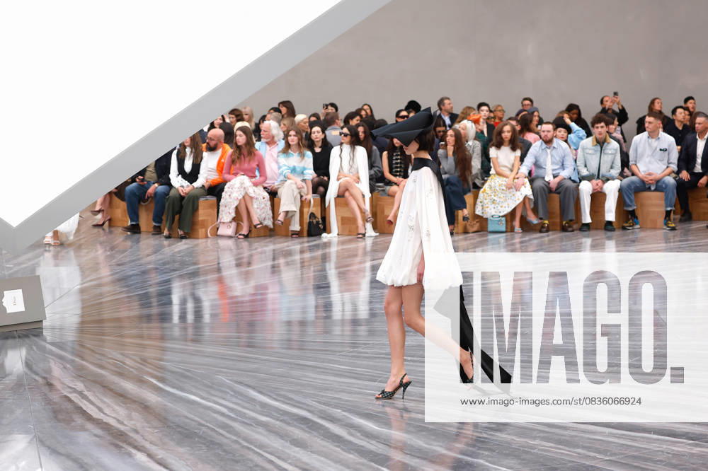 (251002) -- PARIS , Oct. 2, 2025 -- A model presents a creation from the ready-to-wear Spring Summer 2026 collections by French fashion house Christian Dior during the Paris Fashion Week in Paris, France, on Oct. 1, 2025. ( Handout via Xinhua) FRANCE-PARIS-FASHION WEEK-CHRISTIAN DIOR MeetEurope