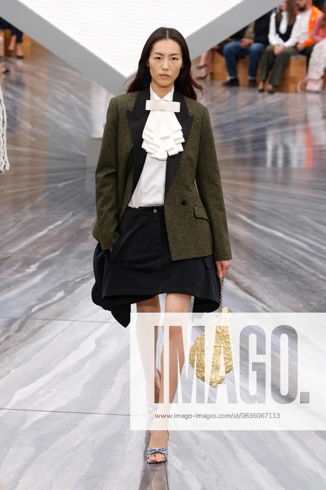 (251002) -- PARIS , Oct. 2, 2025 -- A model presents a creation from the ready-to-wear Spring Summer 2026 collections by French fashion house Christian Dior during the Paris Fashion Week in Paris, France, on Oct. 1, 2025. ( Handout via Xinhua) FRANCE-PARIS-FASHION WEEK-CHRISTIAN DIOR MeetEurope