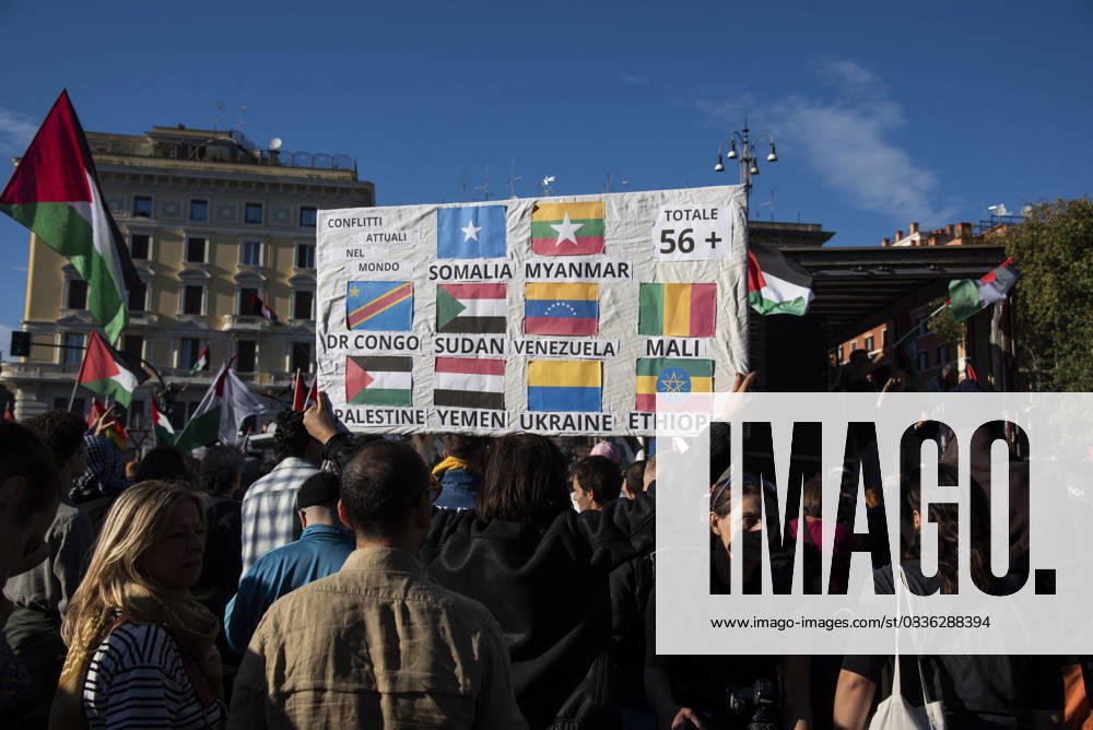 Foto IPP Diego Nangano Cappello Roma 04-10-2025 Manifestazione Nazionale Pro Palestina nella foto: manifestanti in corteo in supporto alla Palestina Italy Photo Press - World Copyright
