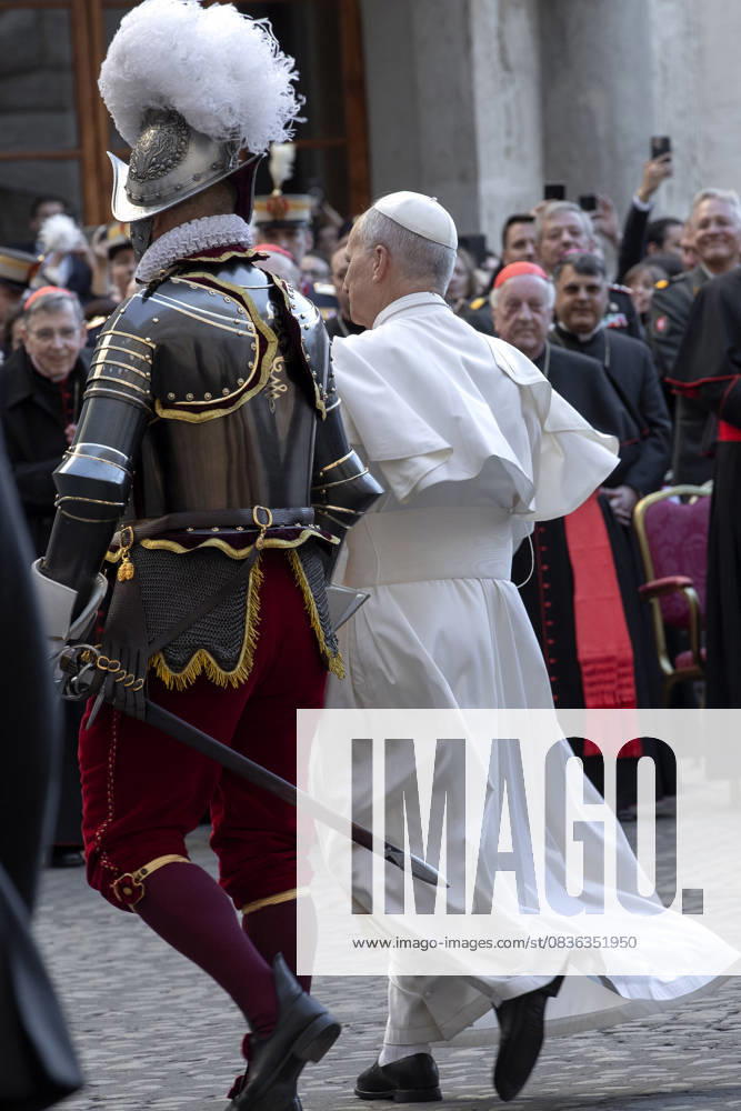 Pope Leo XIV arrives to attend the Swearing-in ceremony of 27 new Swiss Guard recruits, in the San Damaso Courtyard at the Vatican Vatican City Vatican - ZUMAs197 20251004_aaa_s197_1175