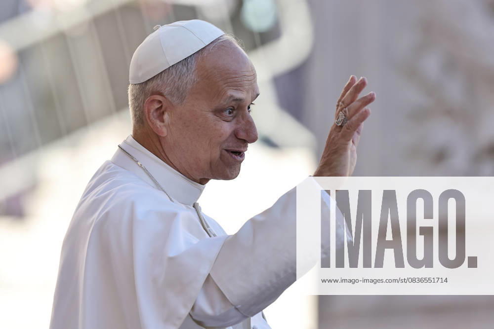Vatican City - POPE LEO XIV during his weekly General Audience in Peter s Square at the Vatican. EvandroInetti_via ZUMA Wire Vatican City State - ZUMAi15_ 20251008_zaf_i15_001