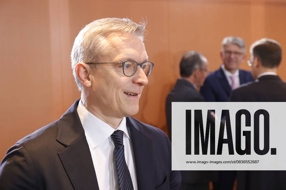 Dr. Karsten Wildberger, Bundesminister für Digitales und Staatsmodernisierung , Deutschland, Berlin, Bundeskanzleramt, Das Bundeskabinett befasst sich in seiner 18. Sitzung am 8. Oktober 2025 unter anderem mit der Modernisierung des Bundespolizeigesetzes und der Anpassung der Krankenhausreform.