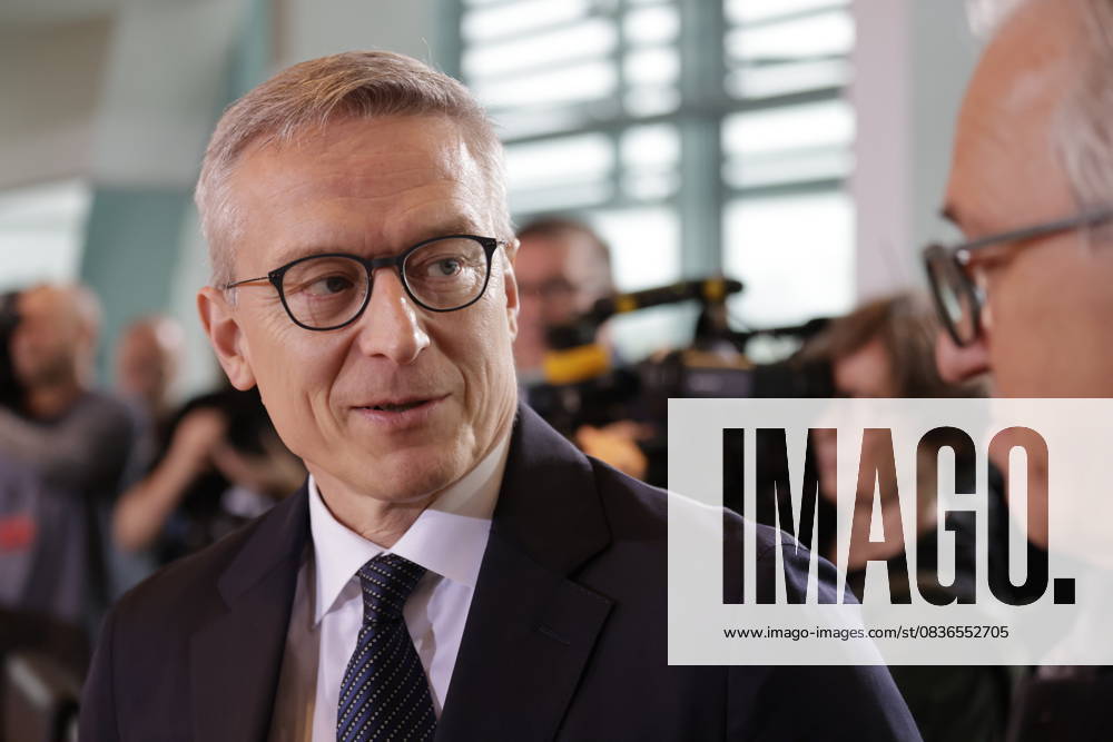 Dr. Karsten Wildberger, Bundesminister für Digitales und Staatsmodernisierung , Deutschland, Berlin, Bundeskanzleramt, Das Bundeskabinett befasst sich in seiner 18. Sitzung am 8. Oktober 2025 unter anderem mit der Modernisierung des Bundespolizeigesetzes und der Anpassung der Krankenhausreform.