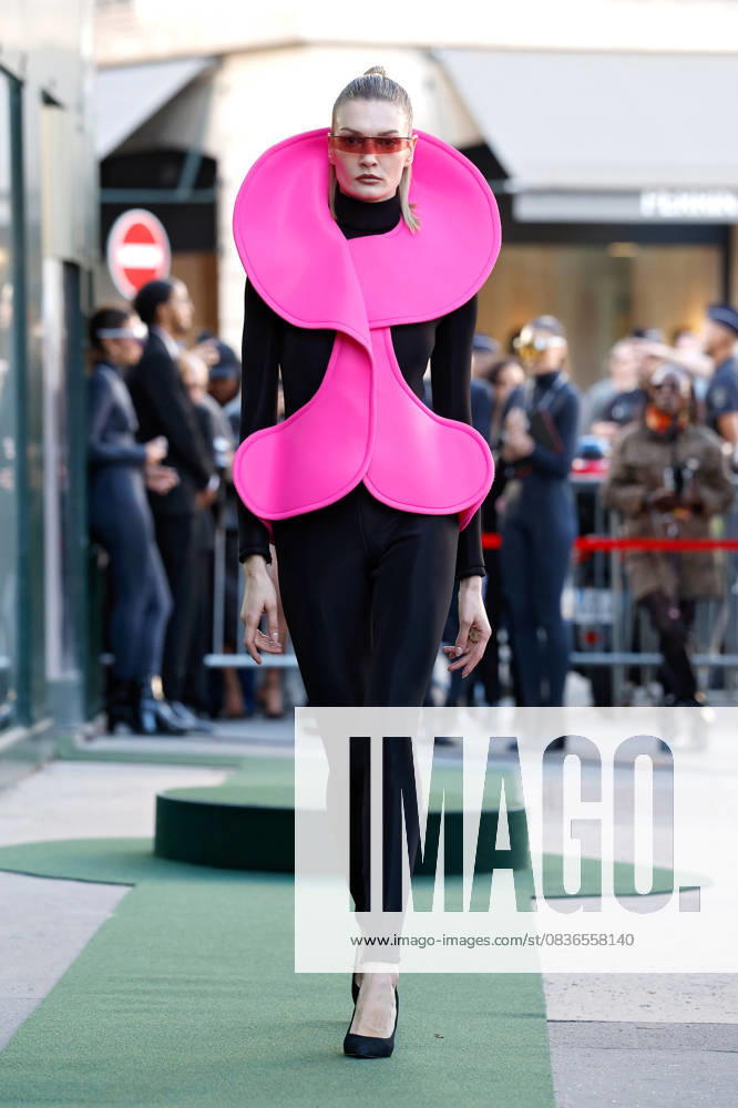 (251008) -- PARIS, Oct. 8, 2025 -- A model presents a creation from the ready-to-wear Spring Summer 2026 collections by Pierre Cardin during the Paris Fashion Week, in Paris, France, on Oct. 7, 2025. ( Handout via Xinhua) FRANCE-PARIS-FASHION WEEK-PIERRE CARDIN MeetEurope