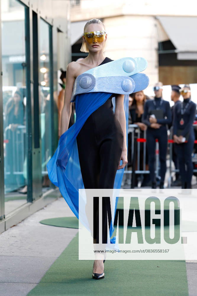 (251008) -- PARIS, Oct. 8, 2025 -- A model presents a creation from the ready-to-wear Spring Summer 2026 collections by Pierre Cardin during the Paris Fashion Week, in Paris, France, on Oct. 7, 2025. ( Handout via Xinhua) FRANCE-PARIS-FASHION WEEK-PIERRE CARDIN MeetEurope