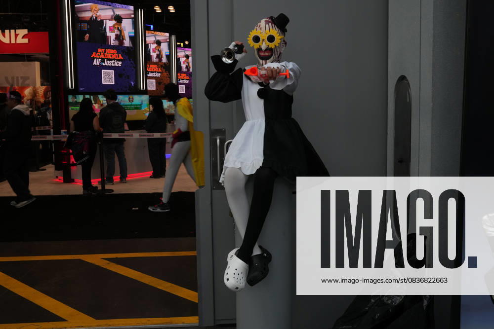 A person in cosplay at the New York Comic Con at the Jacob K. Javits Convention Center on October 10, 2025 in New York. New York USA - ZUMAb148 20251010_zap_b148_052