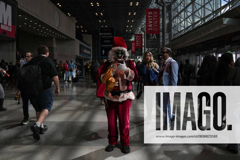 A man in cosplay at the New York Comic Con at the Jacob K. Javits Convention Center on October 10, 2025 in New York. New York USA - ZUMAb148 20251010_zap_b148_085