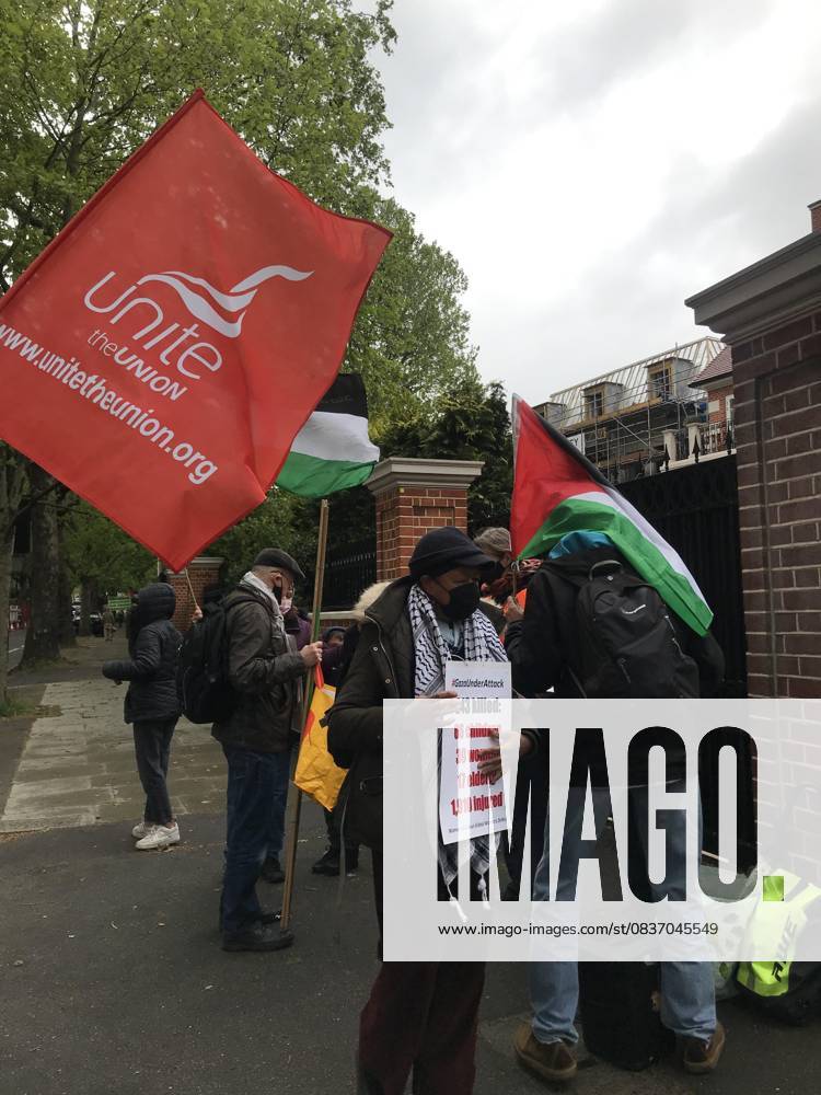 Pro-Palestine protest in London LONDON, ENGLAND - MAY 21: Demonstrators holding banners gather for a protest against Israel s attacks on Palestinians, and Tzipi Hotovely, Israeli Ambassador to London, in front of the Israel s Embassy in London, United Kingdom on May 21, 2021. Ingiltere World. Editorial use only. Please get in touch for any other usage.