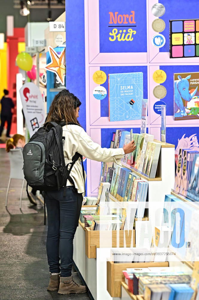 Frankfurter Buchmesse 2025. Besucher der Frankfurter Buchmesse am 15.10.2025. 20251015MWI090839