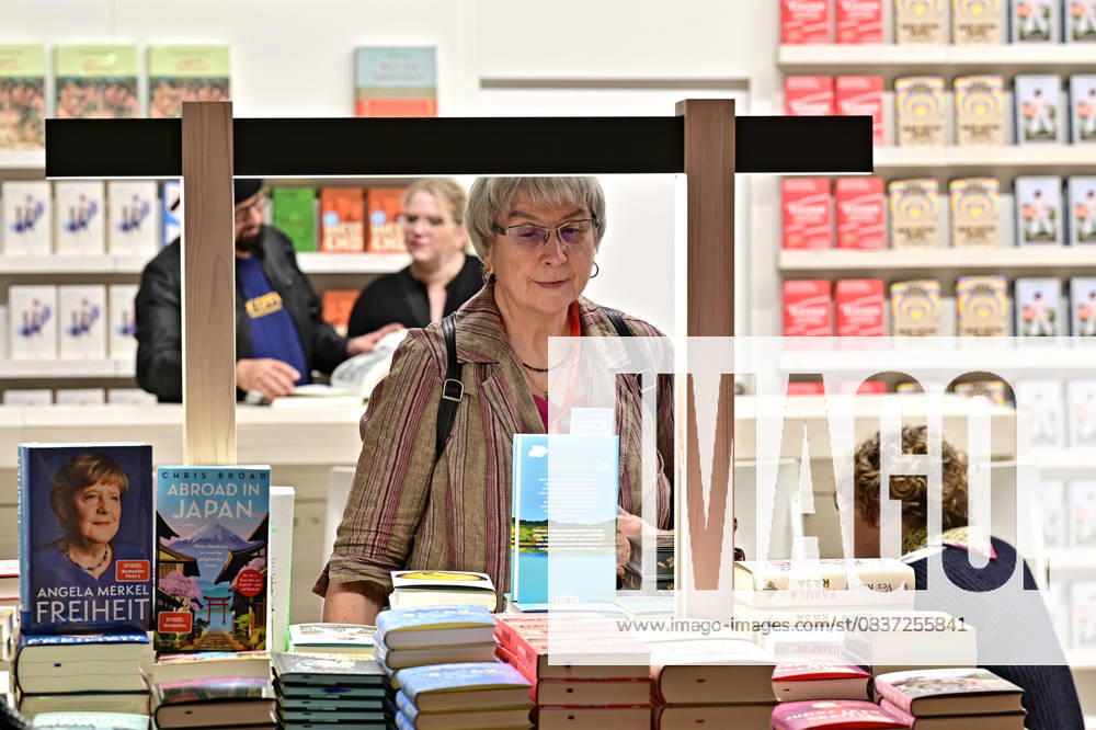 Frankfurter Buchmesse 2025. Besucher der Frankfurter Buchmesse am 15.10.2025. 20251015MWI090831