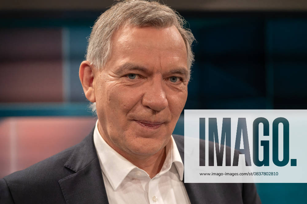 Hart aber fair aus Köln am 20. Oktober 2025. Im Bild Jan van Aken, Parteivorsitzender Die Linke. Die Preise für Lebensmittel und Dienstleistungen sind in den vergangenen Jahren massiv angestiegen. Im Verbund mit dem exorbitanten Anstieg der Mietpreise stellt das für die Gering- und Mittelverdienenden Menschen ein existentielles Problem dar. Was kann die Politik dagegen tun? Köln Nordrhein-Westfalen Deutschland