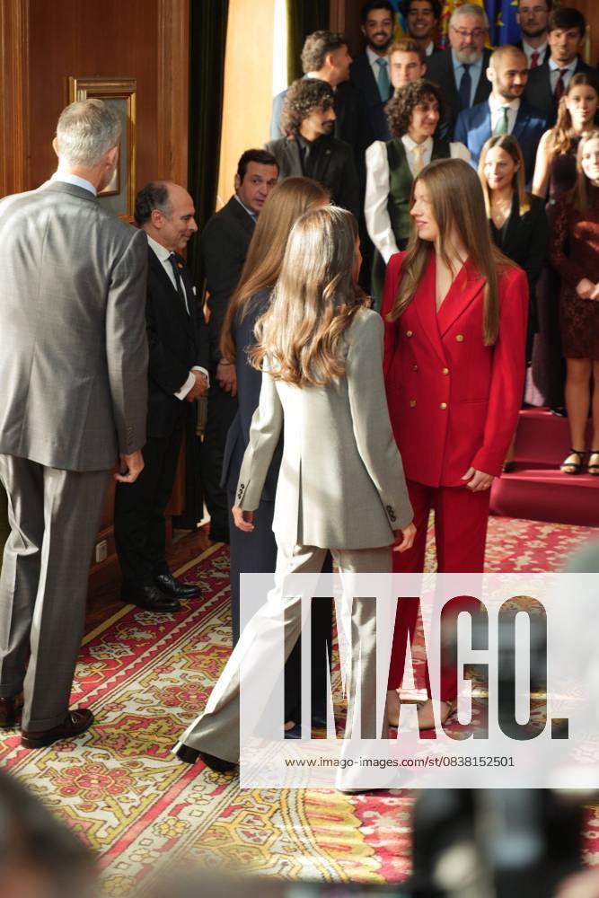Spanish King Felipe VI and Queen Letizia with Princess Leonor de Borbon and Infanta Sofia de Borbon during an audience with the winners of finally college career of Oviedo University awards in Oviedo, on Friday 24 October 2025. Cordon Press