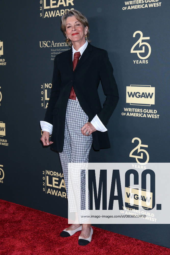 LOS ANGELES - OCT 27: Wendie Malick at the 2025 Norman Lear Awards at the Writers Guild of America Theater on October 27, 2025 in Beverly Hills, CA Beverly Hills USA - ZUMAnc22 20251028_zaa_nc22_085