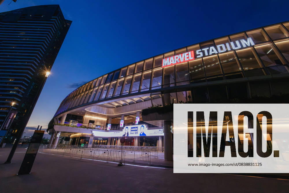 MELBOURNE, AUSTRALIA - OCTOBER 30 2025: Marvel Stadium the night before Oasis play their first concert in Australia in 20 years, as part of their Live 25 global tour in Melbourne, Victoria, Australia Melbourne Australia - ZUMAp121 20251030_zsp_p121_001