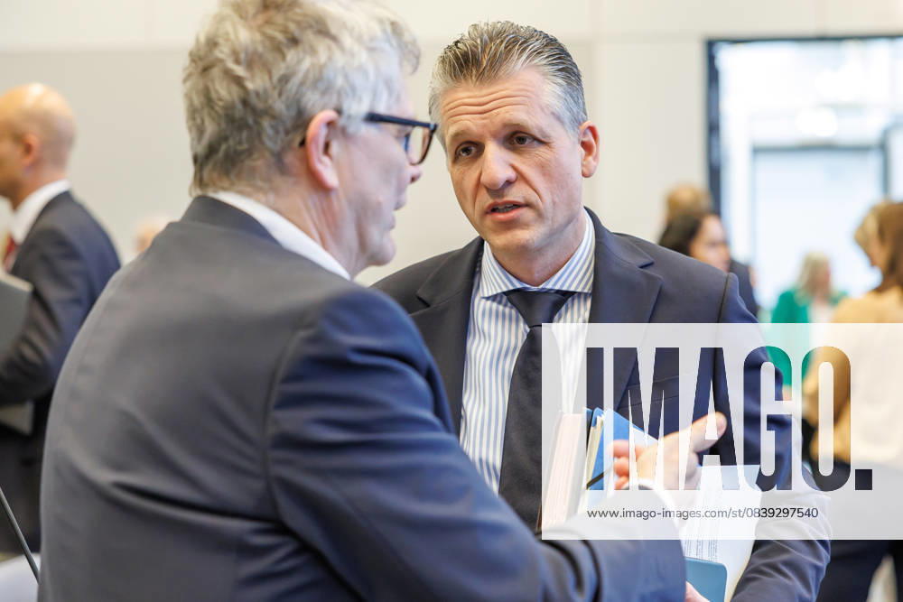 Fraktionssitzung CDU CSU Thorsten Frei (CDU), Kanzleramtsminister, bei einer Fraktionssitzung am 4.11.2025 in Berlin. Berlin Berlin Deutschland Bundestag