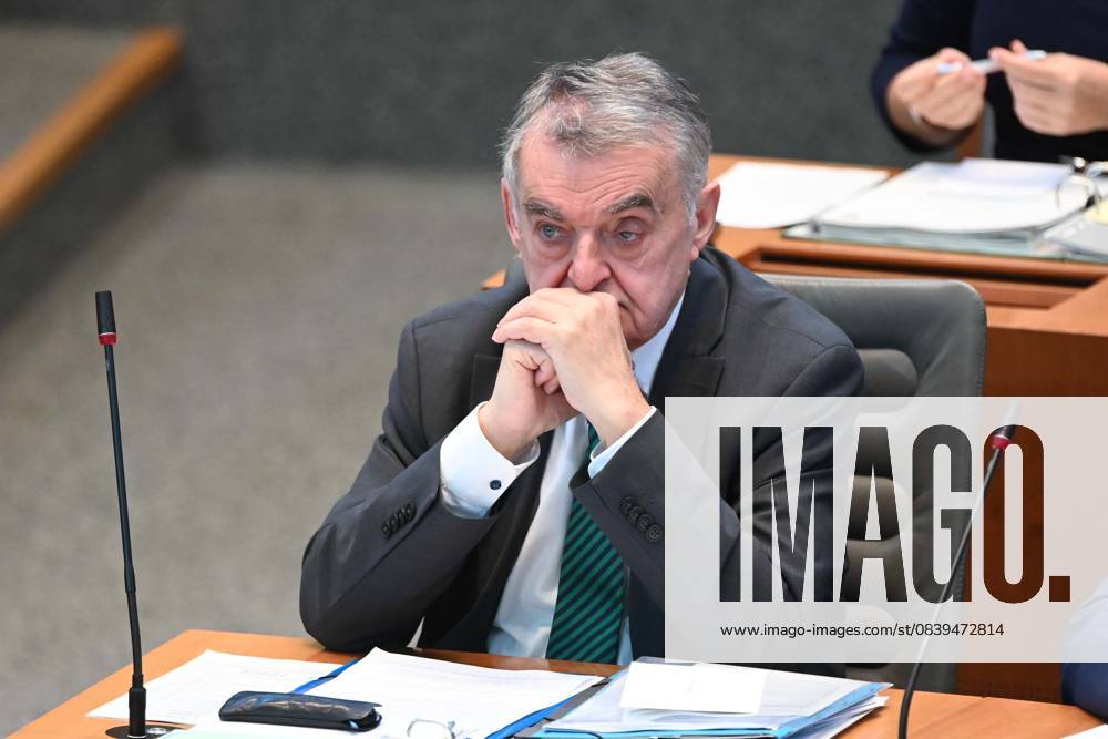 Herbert REUL, CDU, Innenminister, Minister des Inneren des Landes Nordrhein-Westfalen, 105. Sitzung des Landtags Nordrhein-Westfalen, im Landtag Nordrhein-Westfalen NRW, Duesseldorf am 05.11.2025,