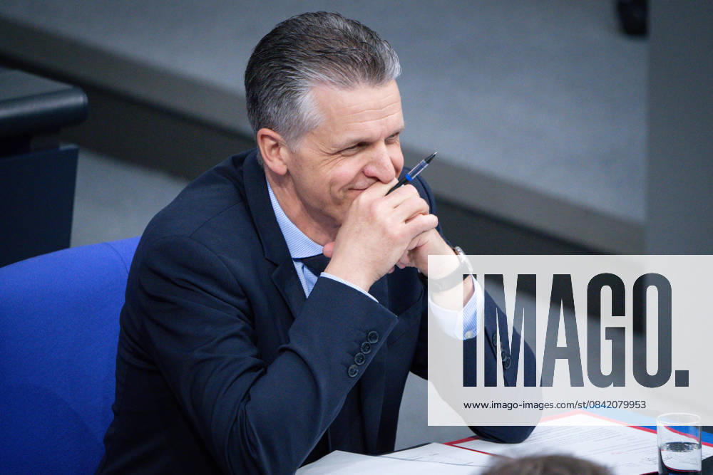 Deutscher Bundestag, 46. Plenarsitzung Thorsten Frei, Bundesminister fuer besondere Aufgaben und Chef des Bundeskanzleramtes im Portrait auf der Regierungsbank bei der 46. Sitzung des Deutschen Bundestag in Berlin, 03.12.2025 Berlin Berlin Deutschland