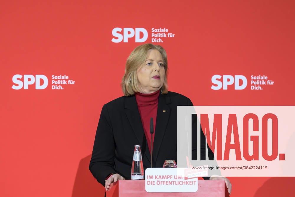 In the picture, from left: Baerbel Bas, GER, Berlin, Topic: SPD debates democracy in digital spaces with experts