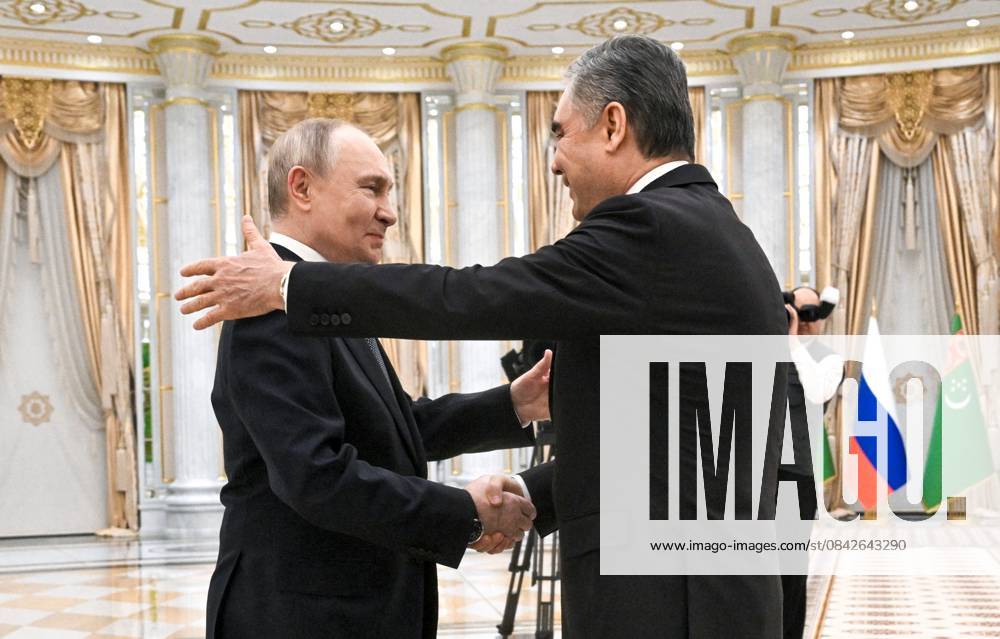 Turkmenistan Russia 9069798 12.12.2025 Russian President Vladimir Putin is welcomed by Chairman of the People s Council of Turkmenistan (Khalk Maslahaty) Gurbanguly Berdimuhamedov before a meeting in Ashgabat, Turkmenistan. Kristina Kormilitsyna Sputnik Ashgabad Turkmenistan