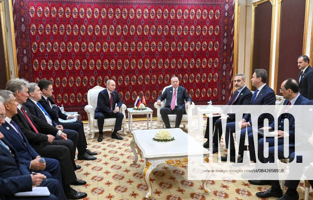 Turkmenistan Russia 9070045 12.12.2025 Russian President Vladimir Putin and Turkish President Recep Tayyip Erdogan attend a meeting in Ashgabat, Turkmenistan. Kristina Kormilitsyna Sputnik Ashgabat Turkmenistan