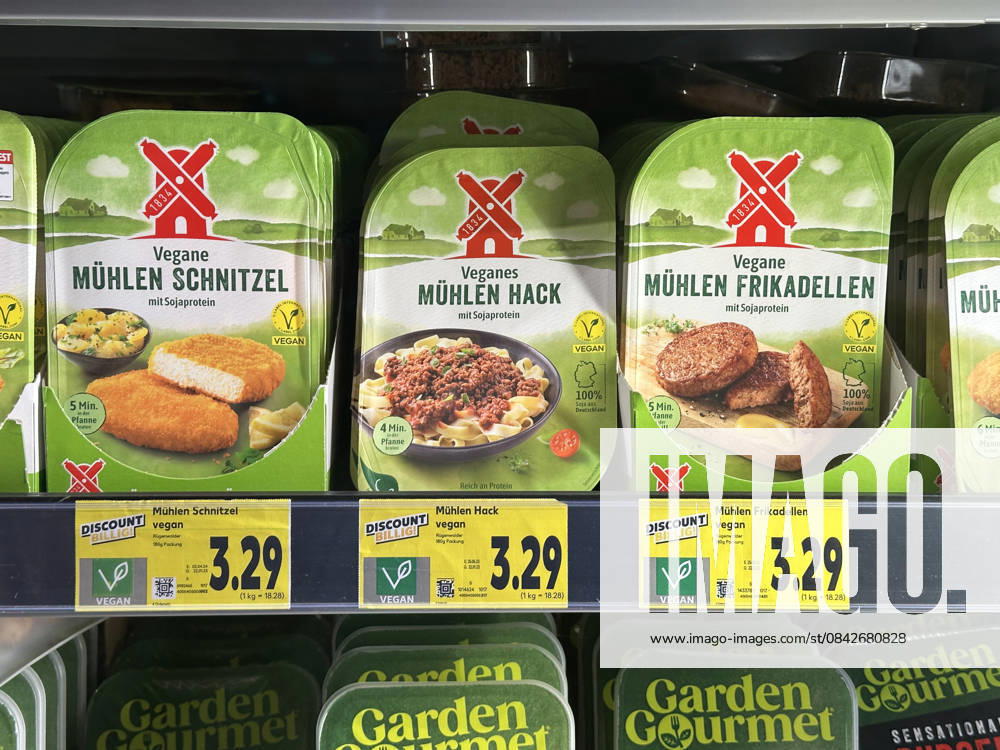 Hack wird vegetarisch. Mühlen Schnitzel, Mühlen Hack, Mühlen Frikadellen mit Sojaprotein. Rügenwalder Mühle. Immer mehr Produkte sind vegetarisch oder vegan. 10.12.2025. Stuttgart, Baden-Württemberg, Deutschland