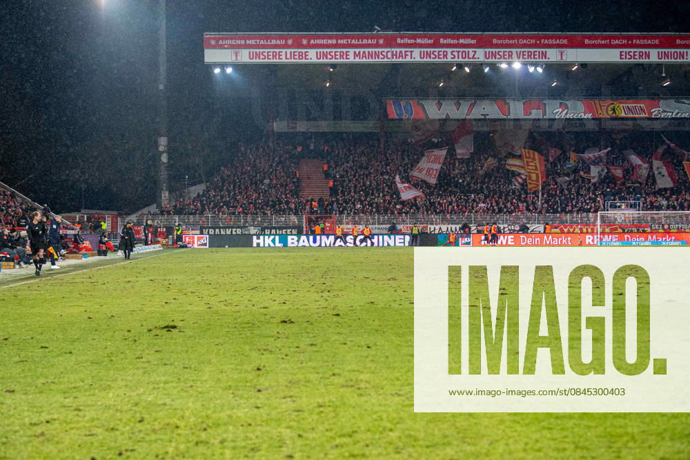 Fußball, Herren, Saison 2025 2026, 1. Bundesliga (16. Spieltag), 1. FC Union Berlin - 1. FSV Mainz 05, der Rasen, 10.01.2026,
