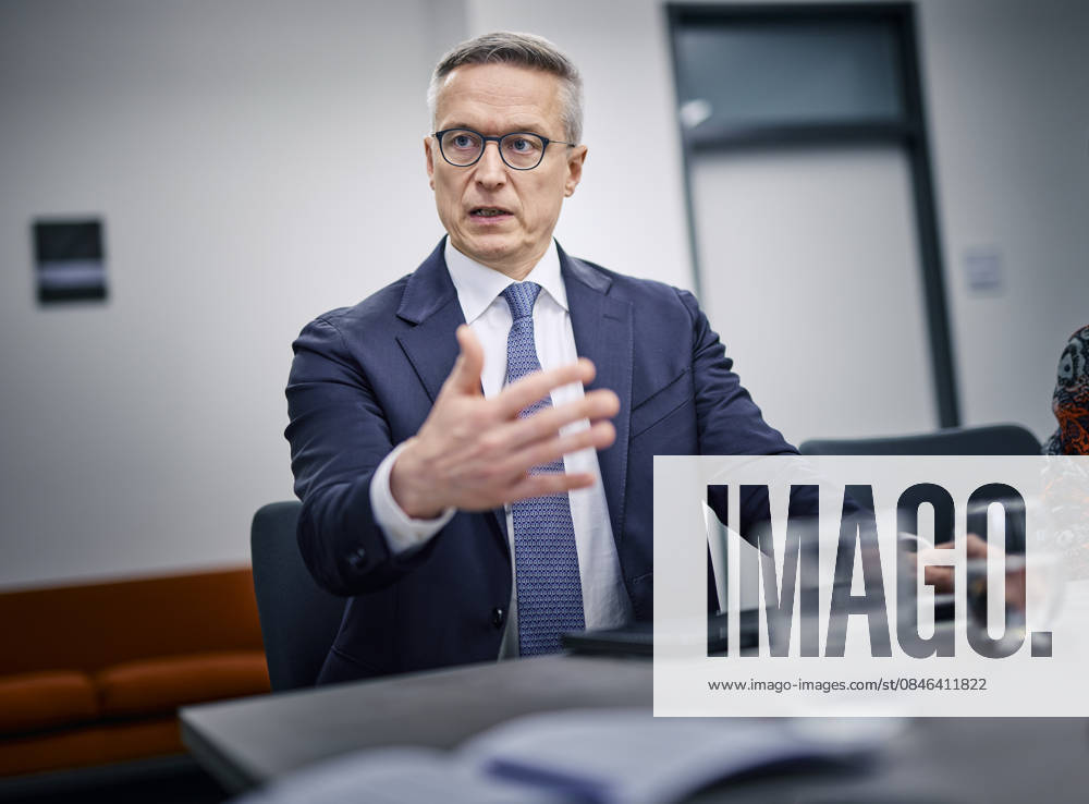 Dr. Karsten Wildberger, Bundesminister fuer Digitales und Staatsmodernisierung ,aufgenommen im Rahmen eines Interviews in Berlin, 03.11.2025. Berlin Deutschland