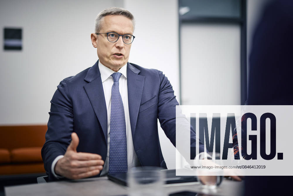 Dr. Karsten Wildberger, Bundesminister fuer Digitales und Staatsmodernisierung ,aufgenommen im Rahmen eines Interviews in Berlin, 03.11.2025. Berlin Deutschland