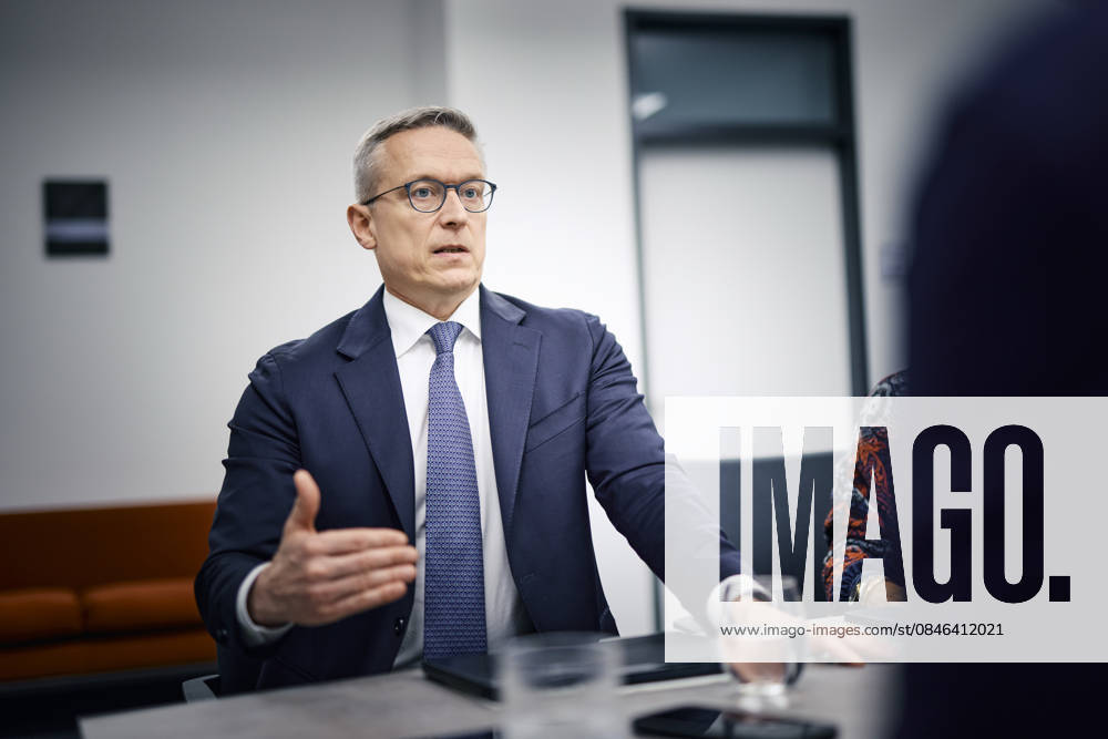 Dr. Karsten Wildberger, Bundesminister fuer Digitales und Staatsmodernisierung ,aufgenommen im Rahmen eines Interviews in Berlin, 03.11.2025. Berlin Deutschland