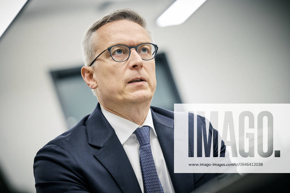 Dr. Karsten Wildberger, Bundesminister fuer Digitales und Staatsmodernisierung ,aufgenommen im Rahmen eines Interviews in Berlin, 03.11.2025. Berlin Deutschland