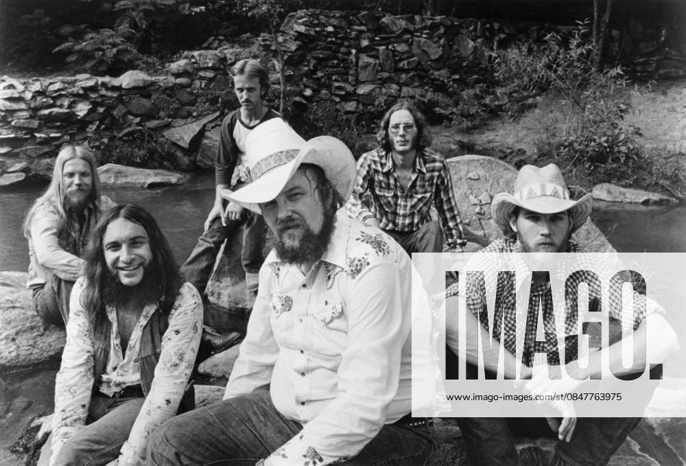 The Charlie Daniels Band ((L to R) Freddie Edwards, Joel Taz DiGregorio, Don Murray, Charlie Daniels, Charlie Hayward, Tom Crain) circa 1970s ** I.V.
