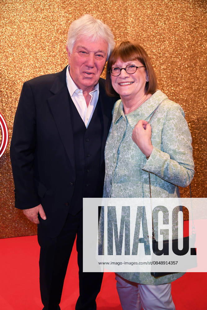 Rolf Zuckowski mit Ehefrau Monika Zuckowski beim 17. DEUTSCHEN MUSIKAUTOR*INNENPREIS im The Ritz-Carlton in Berlin am 26.02.2026