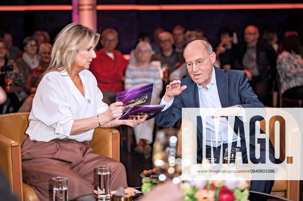 MDR - Riverboat. Moderatorn Kim Fisher und Rechtsanwalt und Politiker Dr. Gregor Gysi ( Die Linke ) anläßlich der Aufzeichnung der MDR - Talkshow Riverboat am 06.03.2026 in der Mediacity Leipzig. 20260306SFL0004
