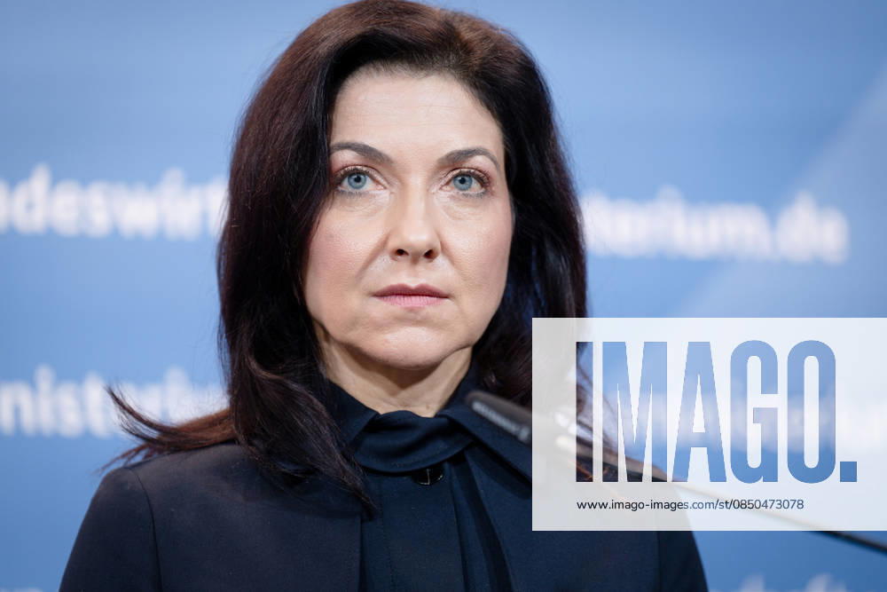 Katherina Reiche, Bundesministerin für Wirtschaft und Energie, BMWE Spitzengespräch Bündnis Zukunft, Katherina Reiche, Bundesministerin für Wirtschaft und Energie, BMWE, Berlin, Pressestatement Berlin Berlin GER