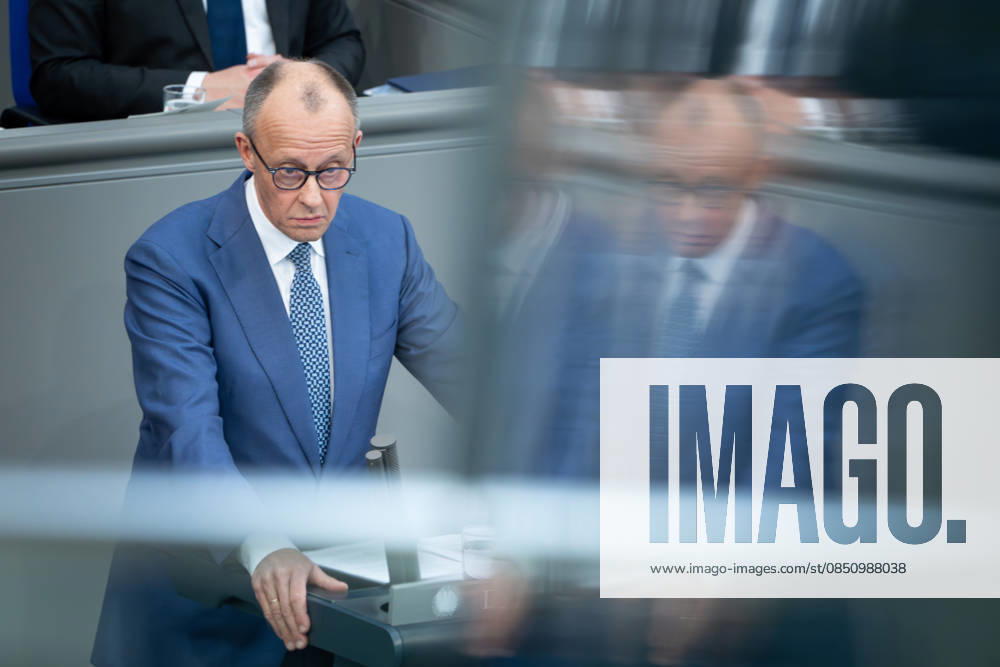 Deutscher Bundestag, 64. Plenarsitzung Deutscher Bundestag, 64. PBundeskanzler Friedrich Merz (CDU) bei seiner Regierungserklaerung zum Europaeischen Rat bei der 64. Sitzung des Deutschen Bundestag in Berlin, 18.03.2026 Berlin Berlin Deutschland