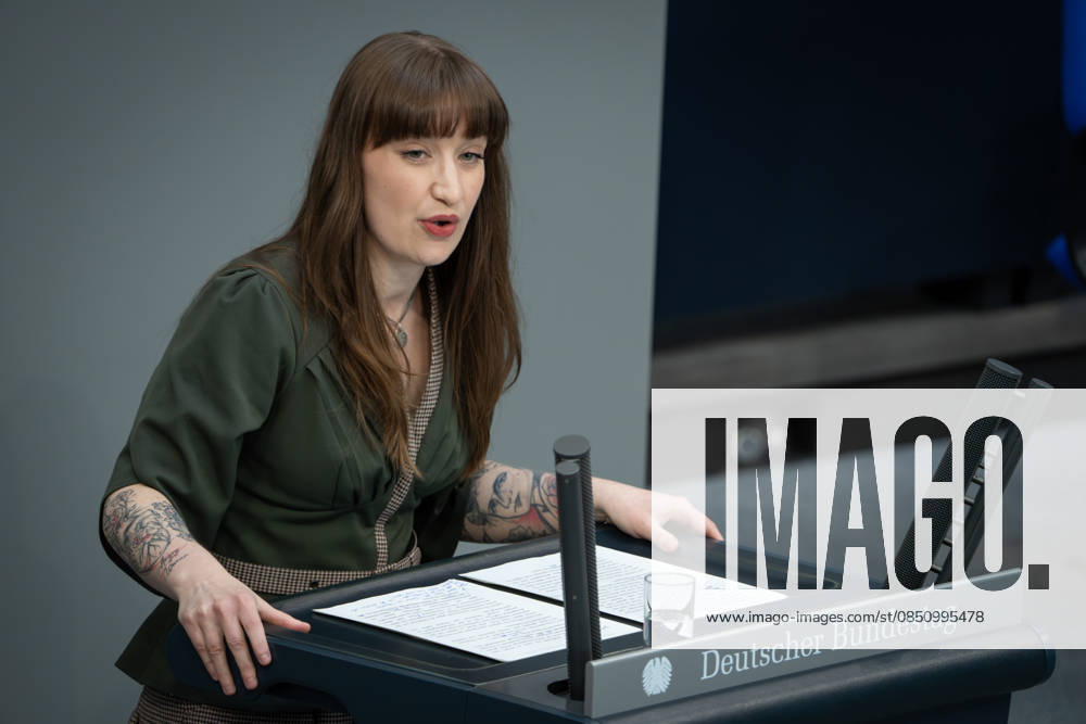 Deutscher Bundestag, 64. Plenarsitzung Heidi Reichinnek (Die Linke) im Portrait bei ihrer Rede zum Tagesordnungspunkt Regierungserklaerung zum Europaeischen Rat bei der 64. Sitzung des Deutschen Bundestag in Berlin, 18.03.2026 Berlin Berlin Deutschland