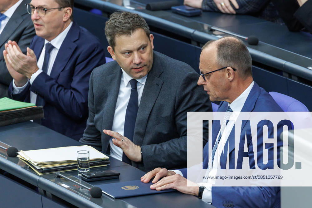 Bundestag Lars Klingbeil (SPD), Bundesfinanzminister und Bundeskanzler Friedrich Merz (CDU) im Deutschen Bundestag am 18.03.26 in Berlin. Berlin Berlin Deutschland Bundestag