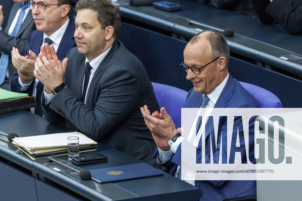 Bundestag Lars Klingbeil (SPD), Bundesfinanzminister und Bundeskanzler Friedrich Merz (CDU) im Deutschen Bundestag am 18.03.26 in Berlin. Berlin Berlin Deutschland Bundestag