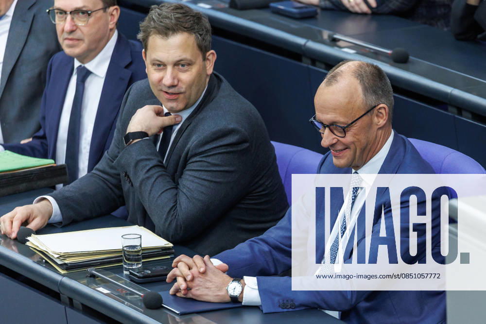 Bundestag Lars Klingbeil (SPD), Bundesfinanzminister und Bundeskanzler Friedrich Merz (CDU) im Deutschen Bundestag am 18.03.26 in Berlin. Berlin Berlin Deutschland Bundestag